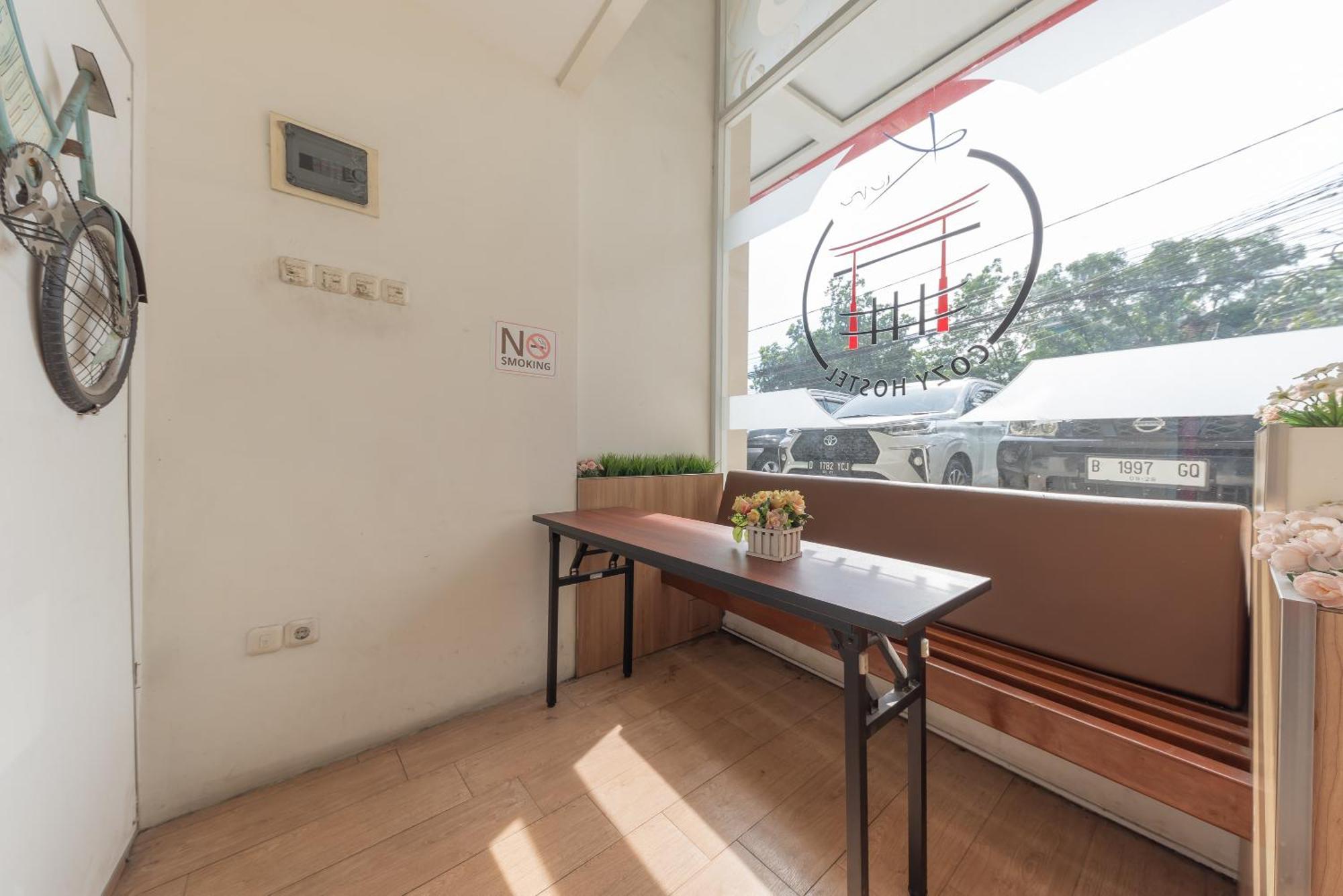Reddoorz Hostel At Kiara Cozy Kircon บันดุง ภายนอก รูปภาพ